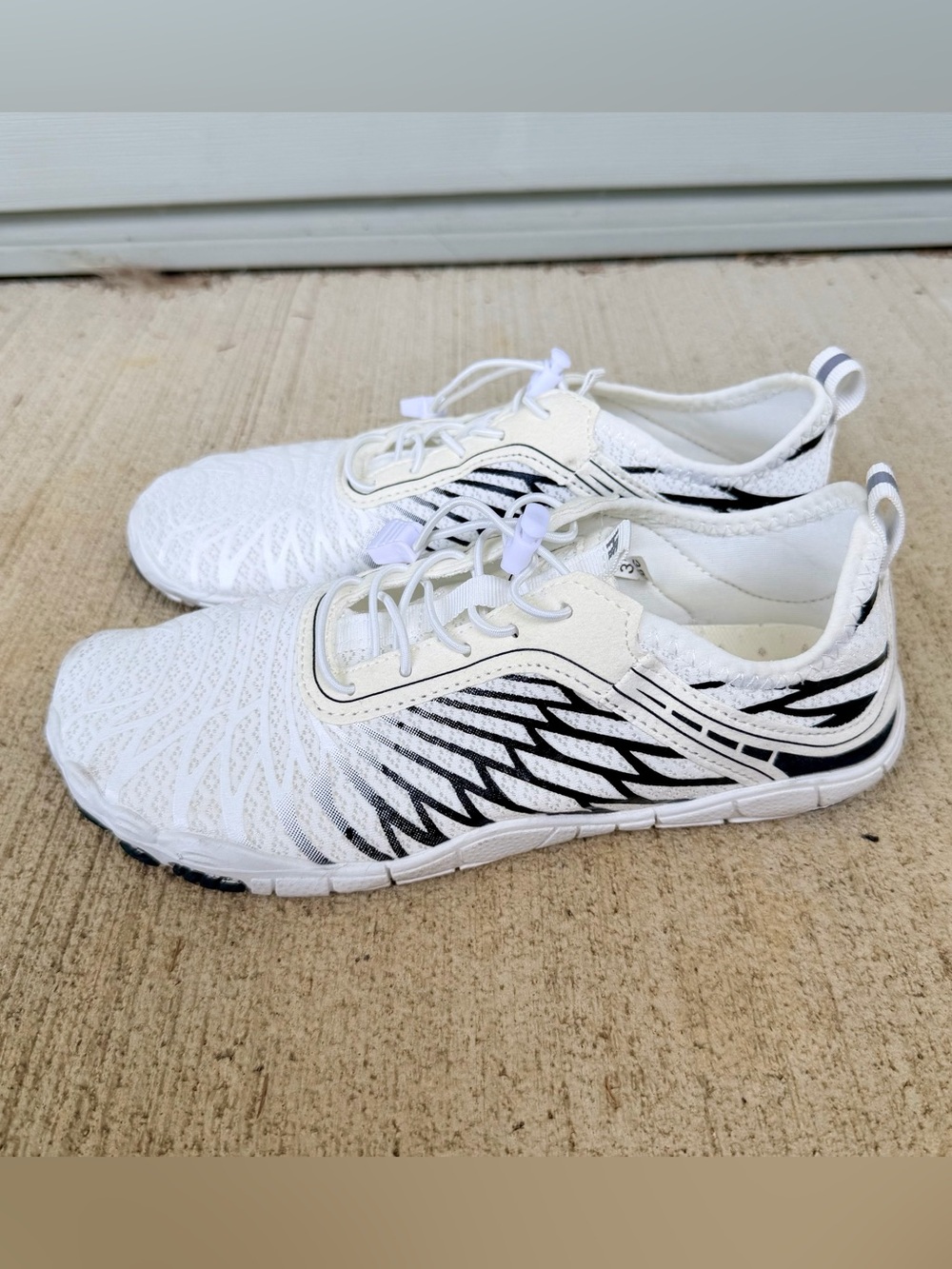 Hike Footwear Breathable Wide Toe Barefoot Shoes, black and white, women’s 8.5
